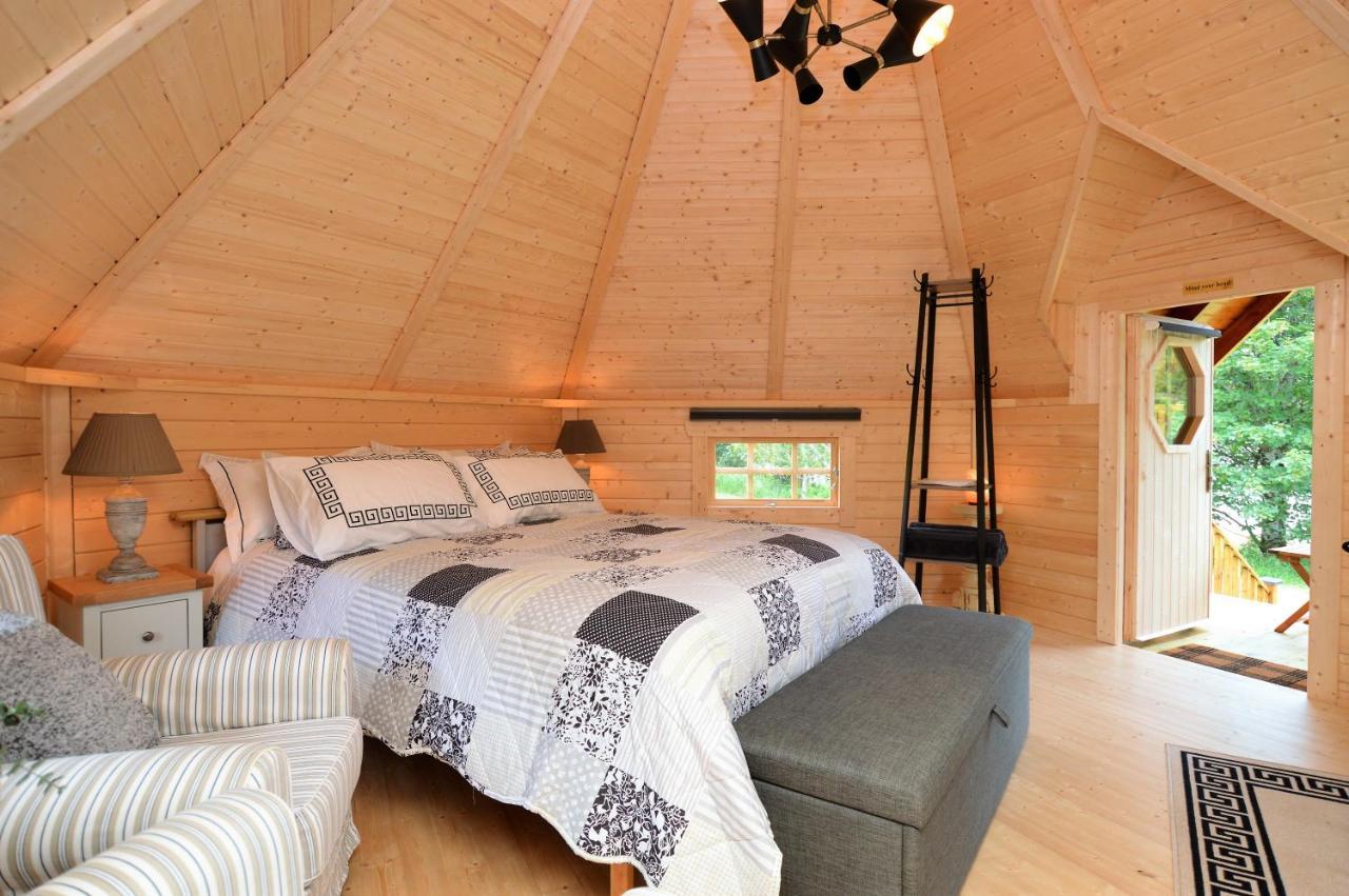Seal Point Cabin - Luxury Glamping Cairndow المظهر الخارجي الصورة